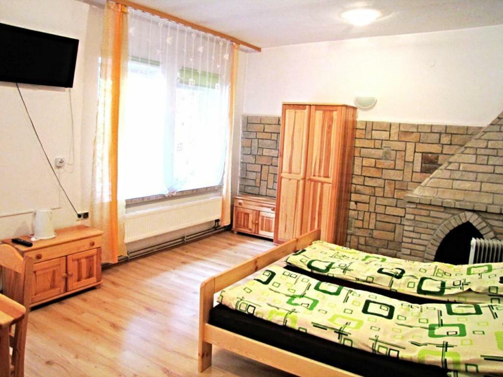 Hotel Pod Kamiennikiem Trzemesnia Esterno foto